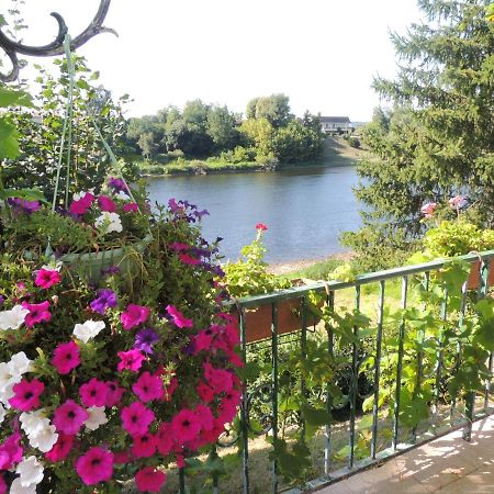 Le Jardin Des Cygnes Bed & Breakfast Pineuilh Eksteriør bilde